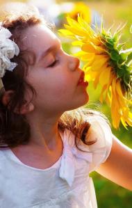 girl_with_sunflower